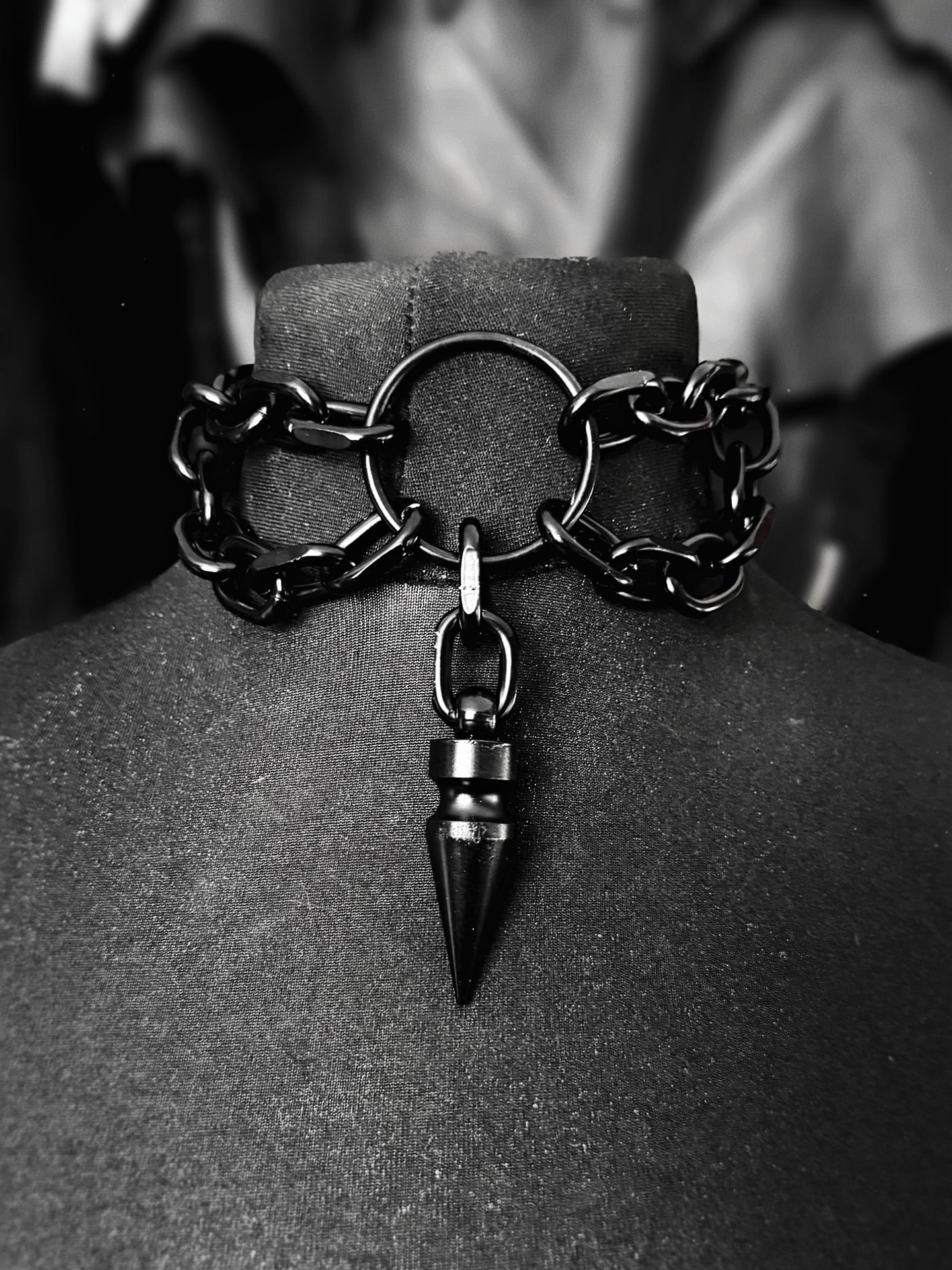 LE NOIR NECKLACE