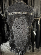 Cargar imagen en el visor de la galería, DARK DIVINE - ROBBY
