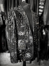 Cargar imagen en el visor de la galería, DARK DIVINE - ANTHONY
