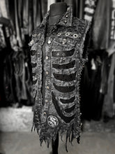 Cargar imagen en el visor de la galería, DARK DIVINE - ROBBY
