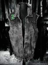 Cargar imagen en el visor de la galería, FREDDY DENIM VEST
