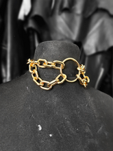 Cargar imagen en el visor de la galería, GOLD SWALLOW NECKLACE
